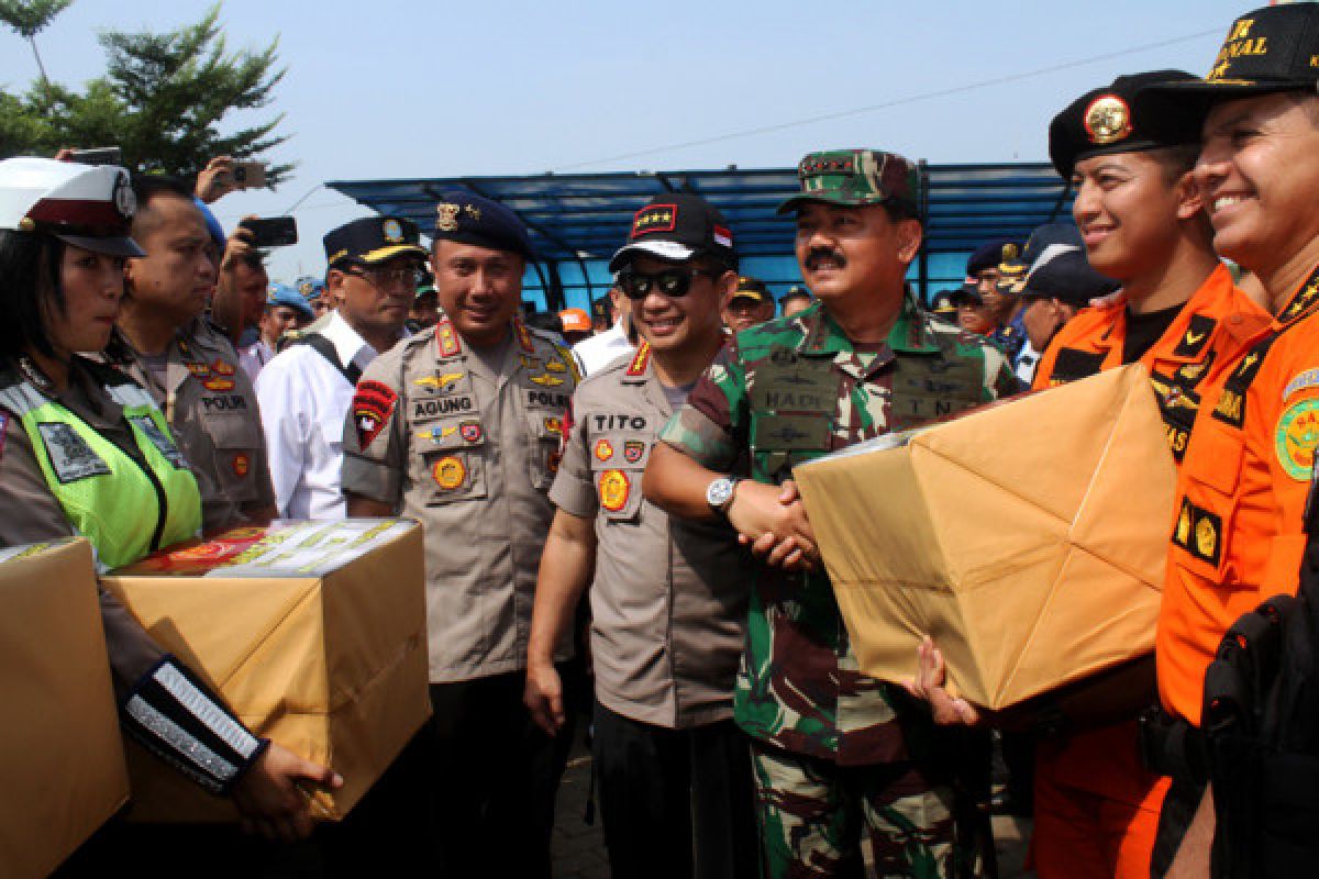 Panglima TNI dan Kapolri disambut tarian khas Kaili di Palu