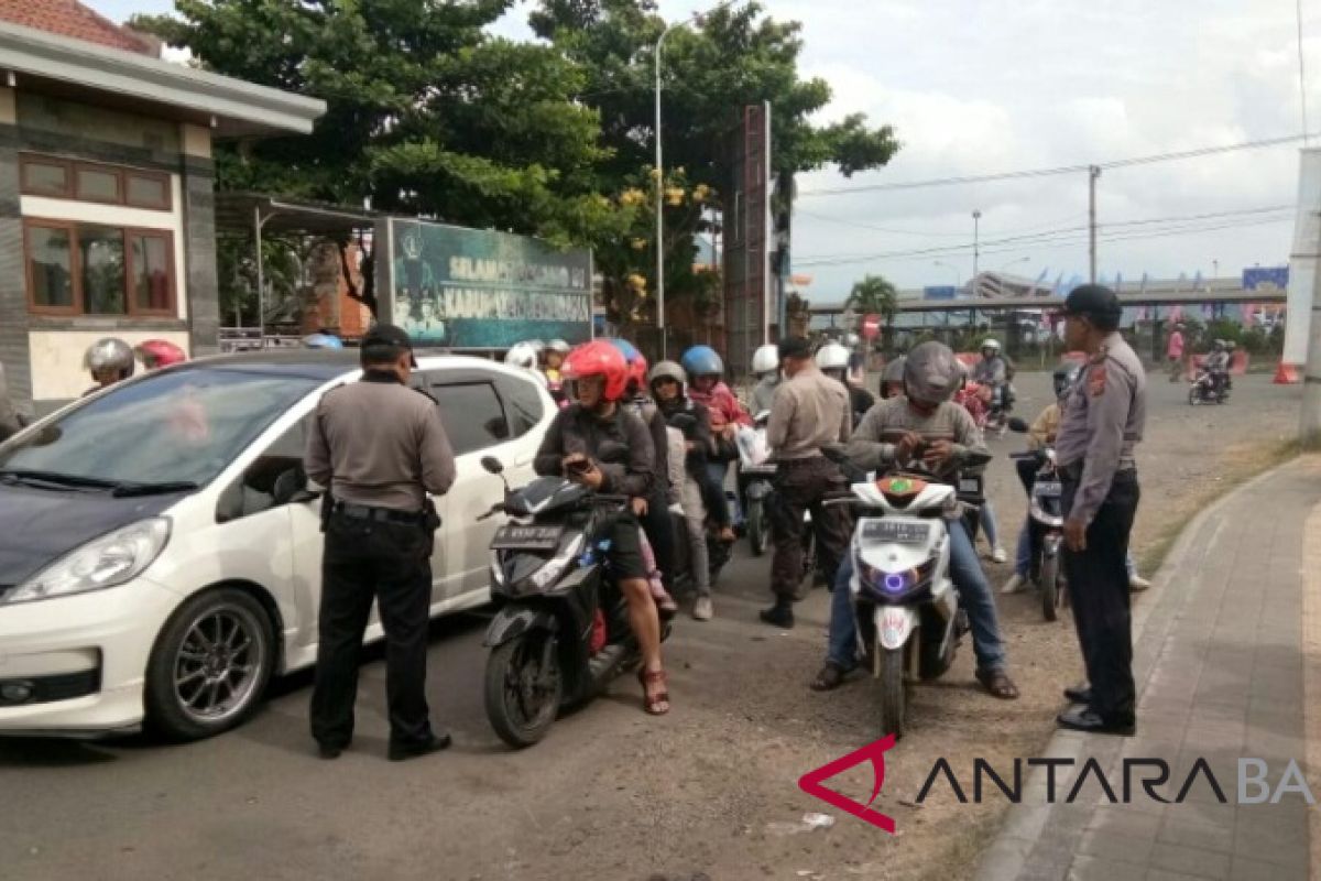 Selama arus balik, pemeriksaan keamanan Gilimanuk dipindah