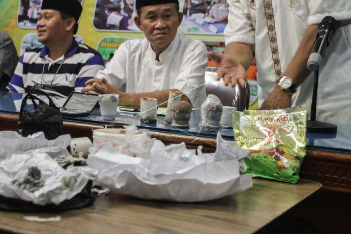 Tersangka teroris Zamzam kenal penyerang Mapolda Riau