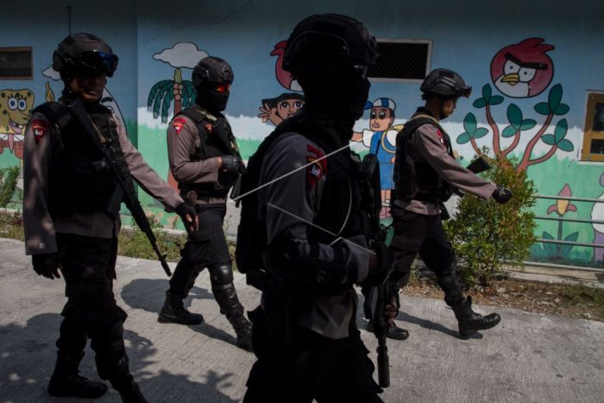 Polisi tembak mati dua terduga teroris