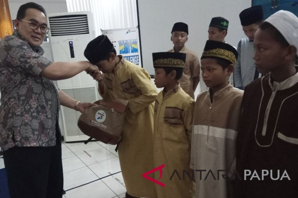 Pertamina Maluku-Papua santuni 800 anak yatim piatu