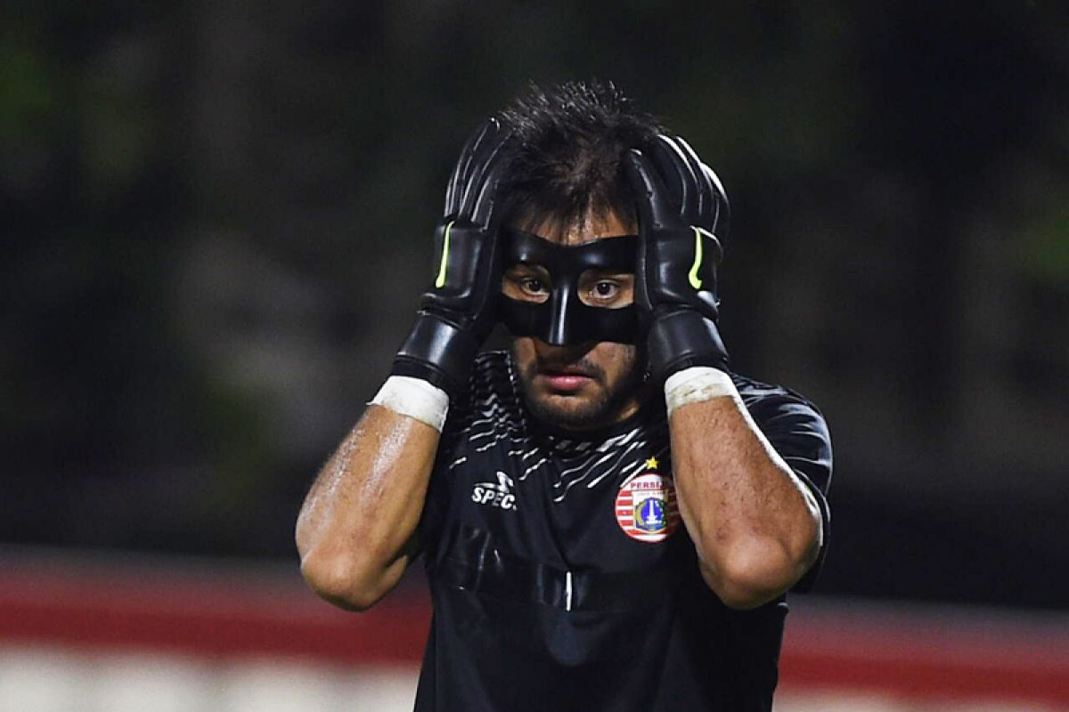 Kiper Persija minta maaf setelah kalah 1-3 dari Perseru