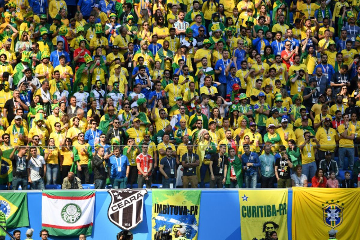 Brasil ungguli sementara Serbia 1-0, di ambang lolos ke 16 besar
