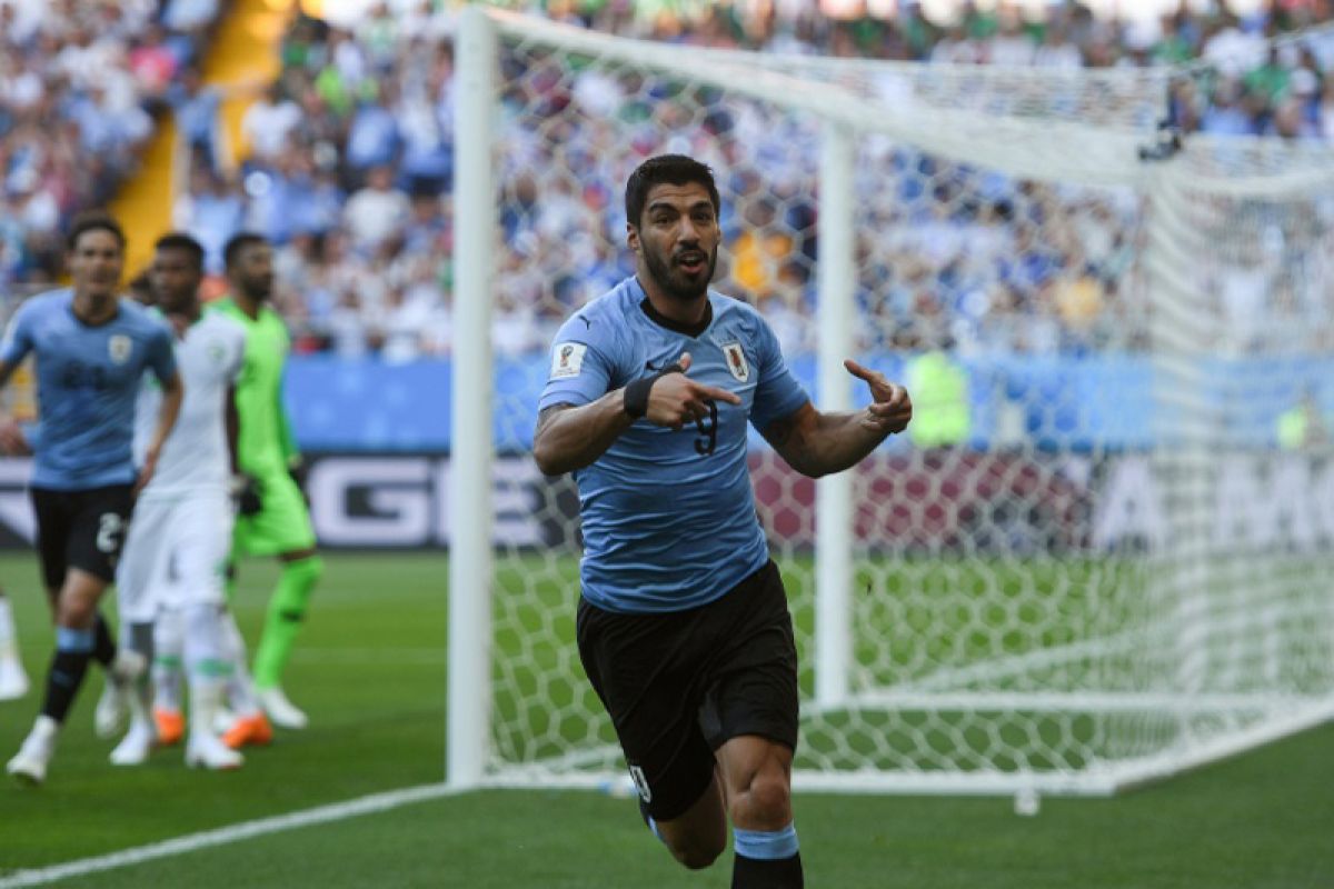 Uruguay ungguli Arab Saudi 1-0 di babak pertama