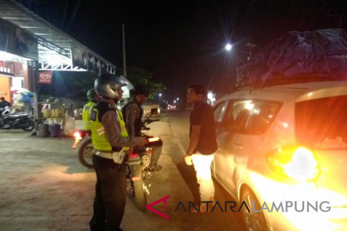 Polres Way Kanan kawal pemudik bersepeda motor