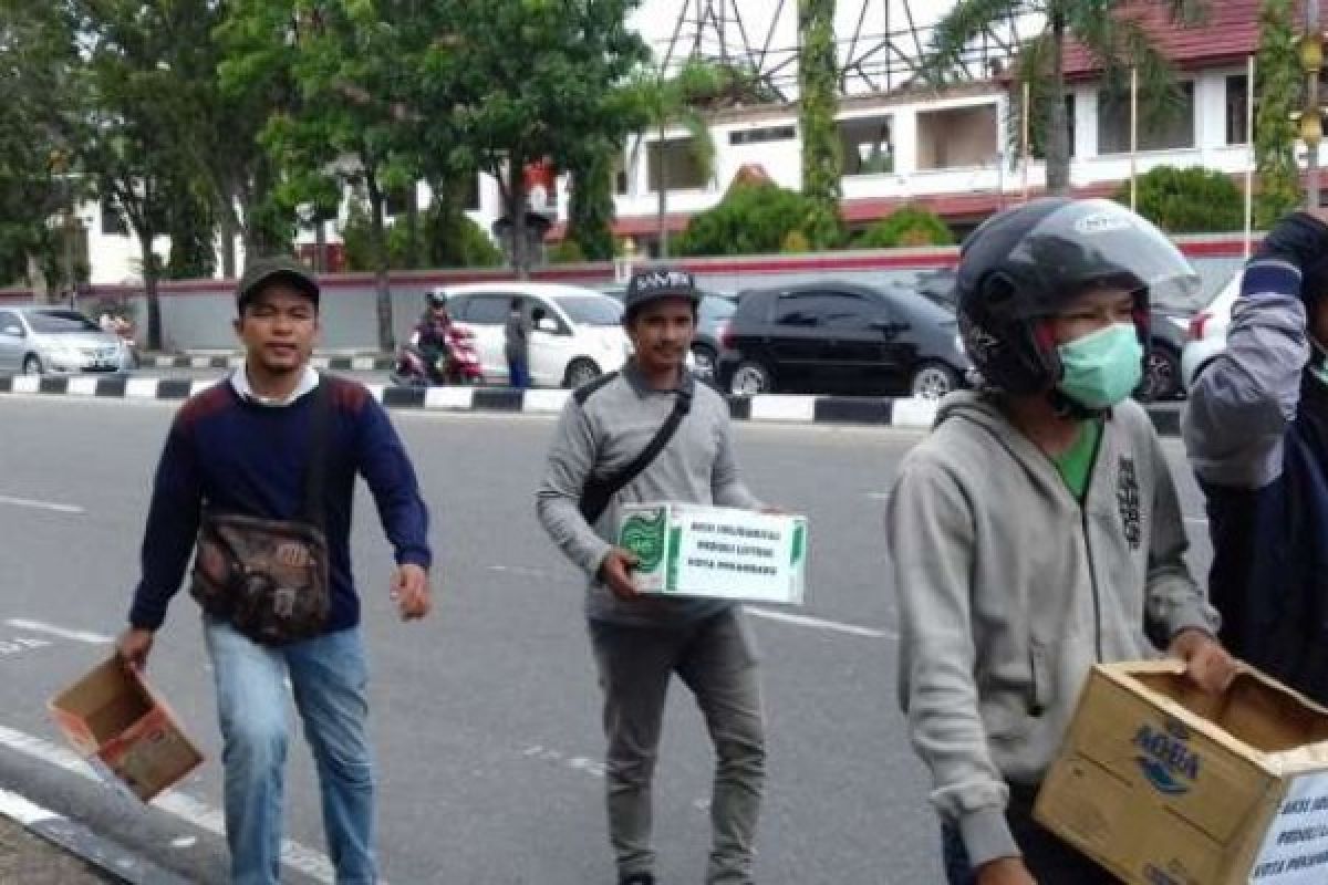 Prihatin Pemko Pekanbaru Nunggak Listrik, Mahasiswa Gelar Aksi Kumpul Koin