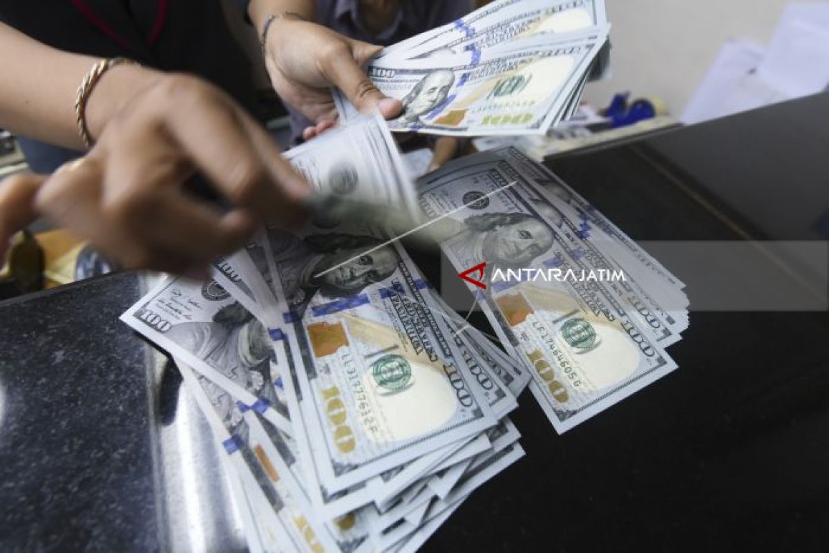 Dolar AS Melemah karena Euro Naik