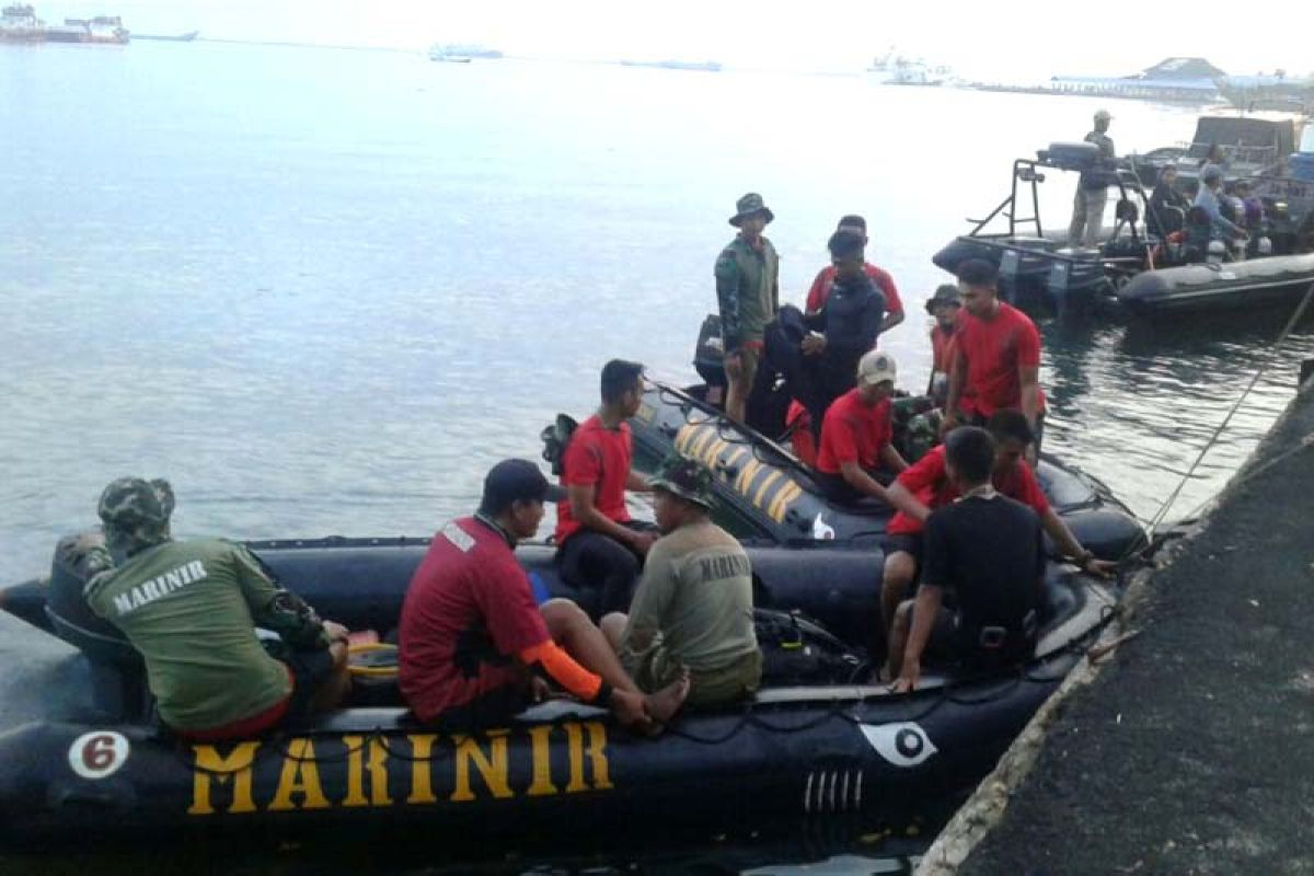 Prajurit Lantamal VI Ritual unik "Terjun Ke Laut"