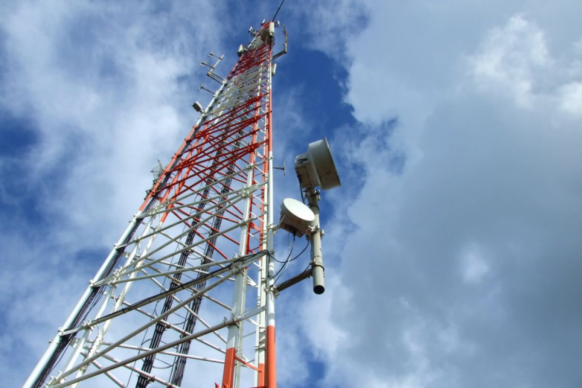 Perusahaan telekomunikasi bangun tower di bumi asih