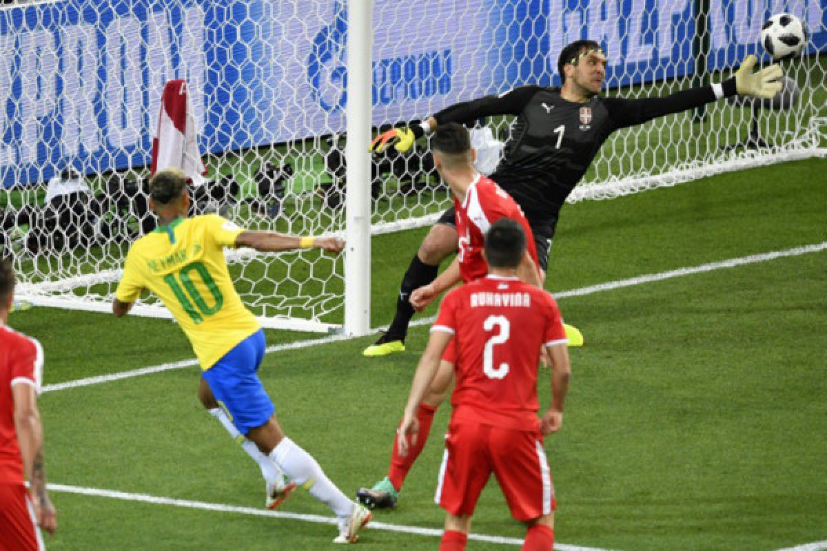 Klasemen Grup E, Brasil memimpin Swiss juga lolos ke 16 besar