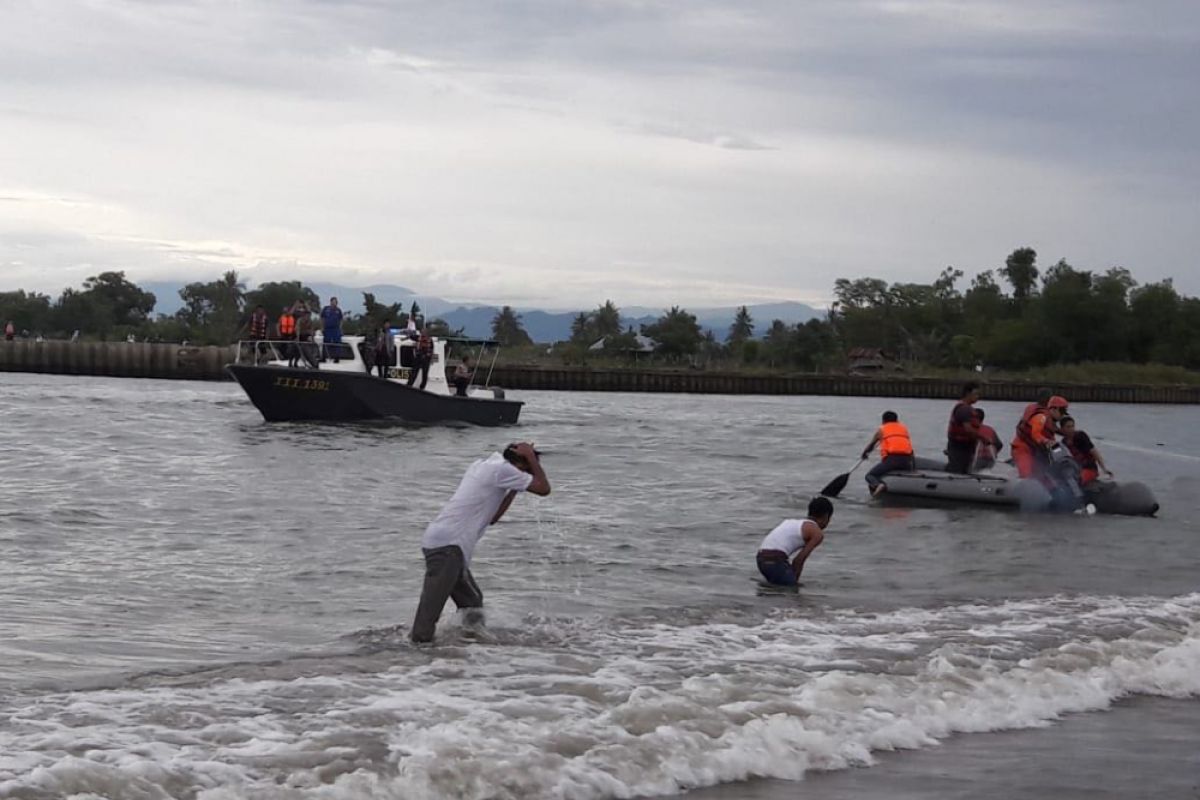Six Ships Deployed To Find Drowned Victem at Sasak Beach