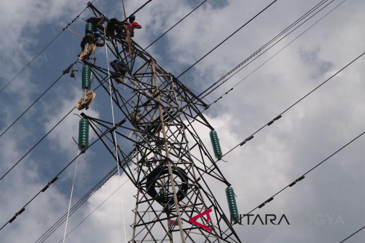 PLN selesaikan rekonduktoring 150.000 volt Pekalongan-Batang