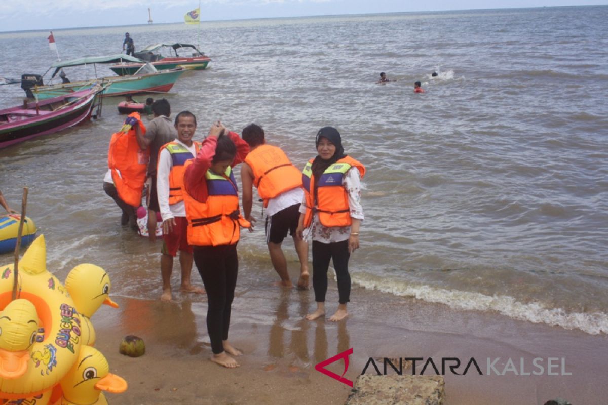 Tala kembangkan wisata pantai dan alam