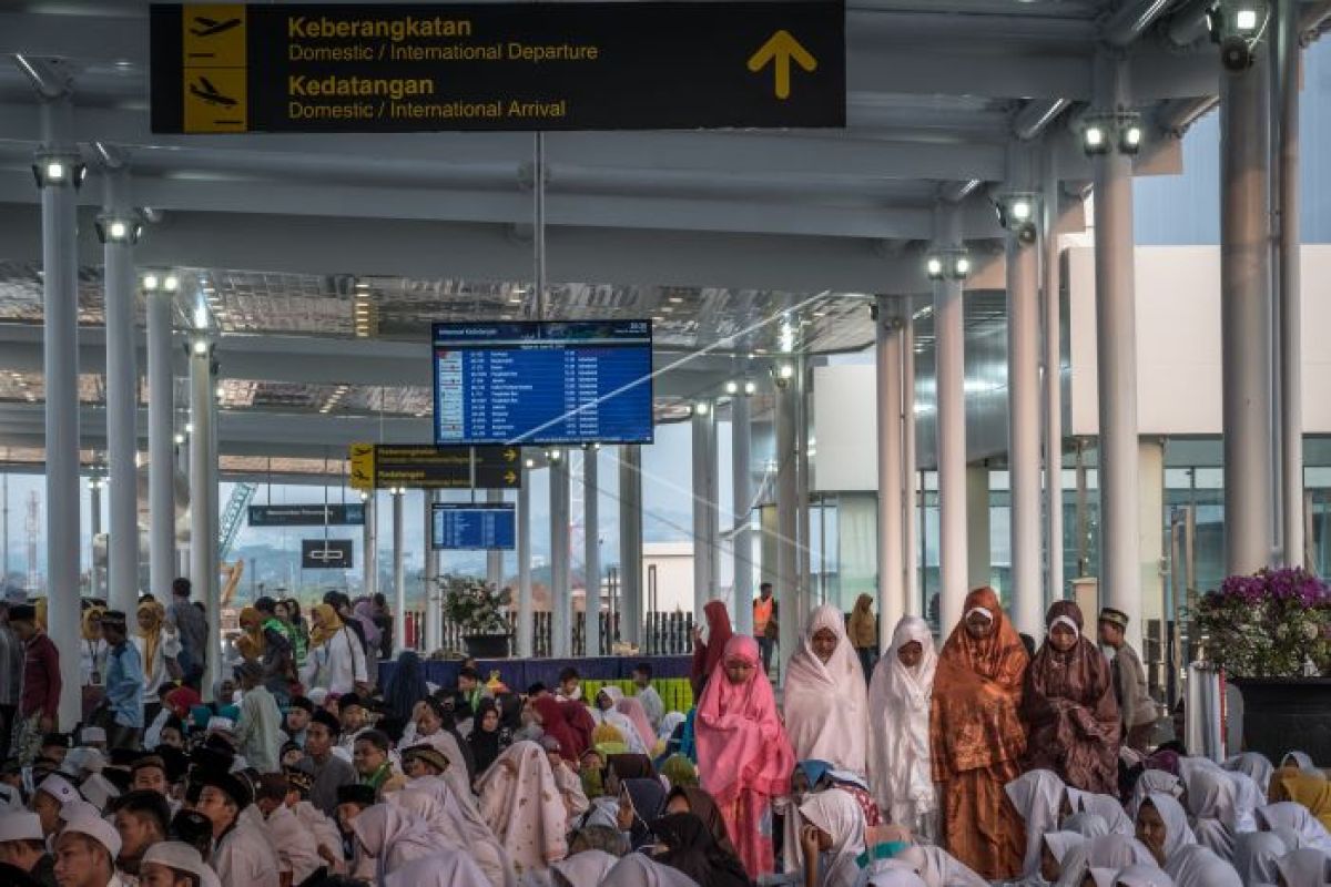 Presiden Jokowi resmikan terminal baru Bandara Semarang