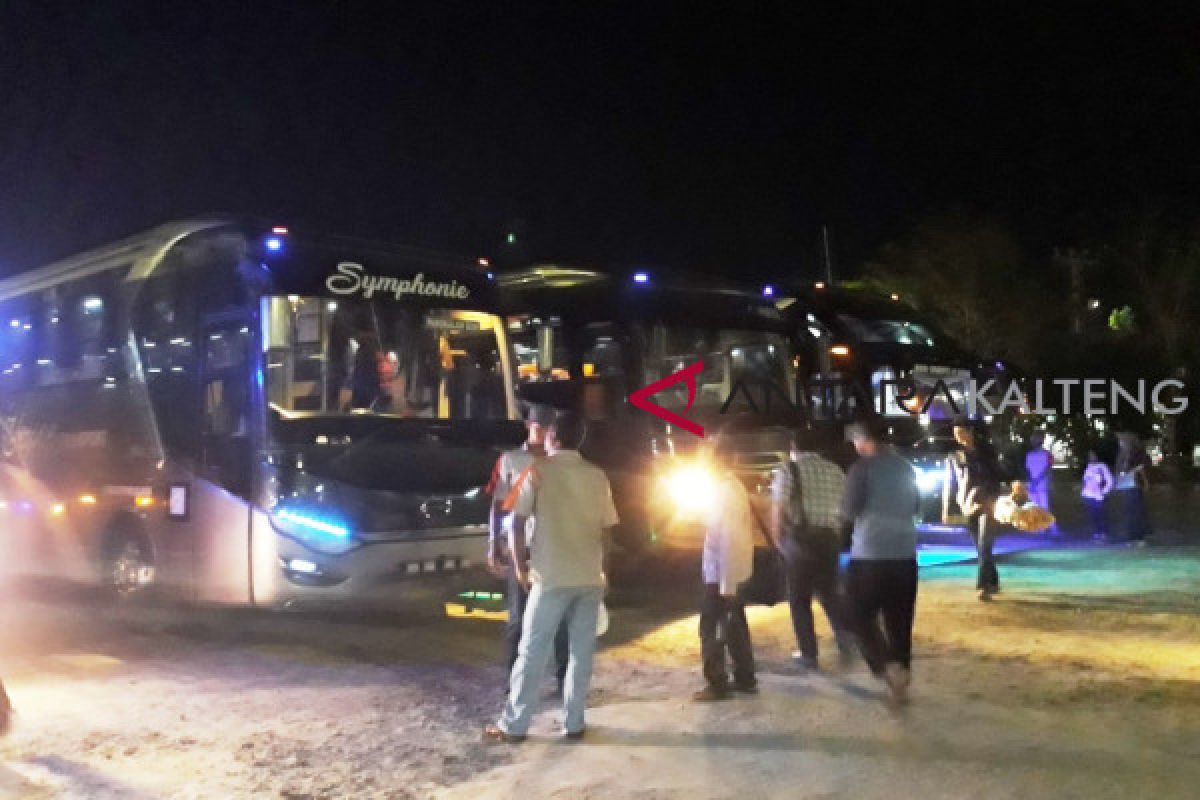 Bus jurusan Banjarmasin dari Terminal Buntok meningkat 50 peren