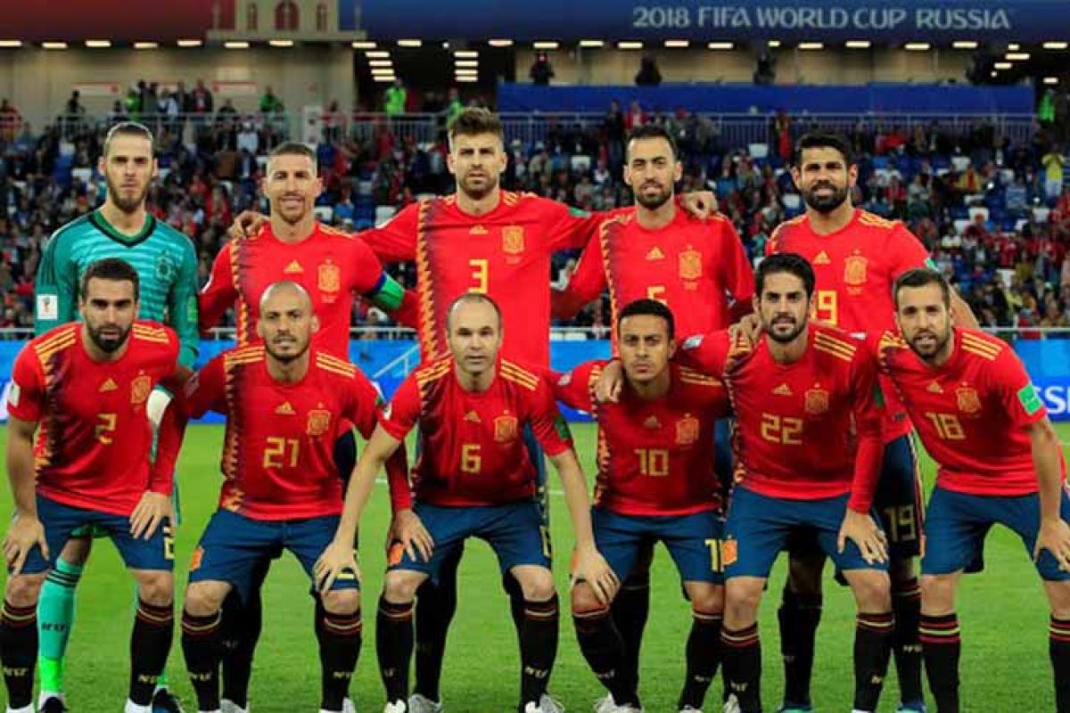 Spanyol taklukkan Inggris 2-1