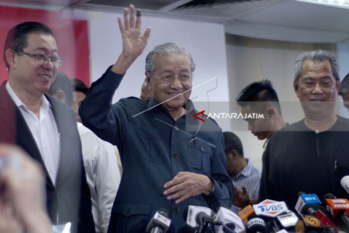 Mahathir to Visit Indonesia on Thursday