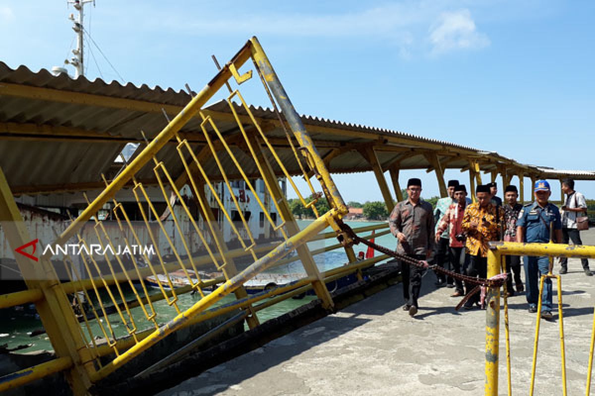 Anggota DPR Cek Jembatan Penumpang Pelabuhan Kalianget