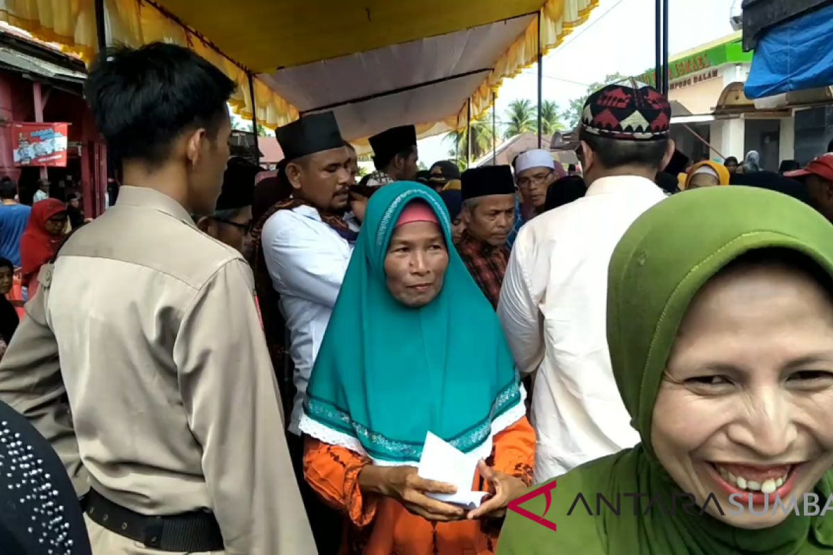 3.000 warga Padang Pariaman terima zakat dari yayasan