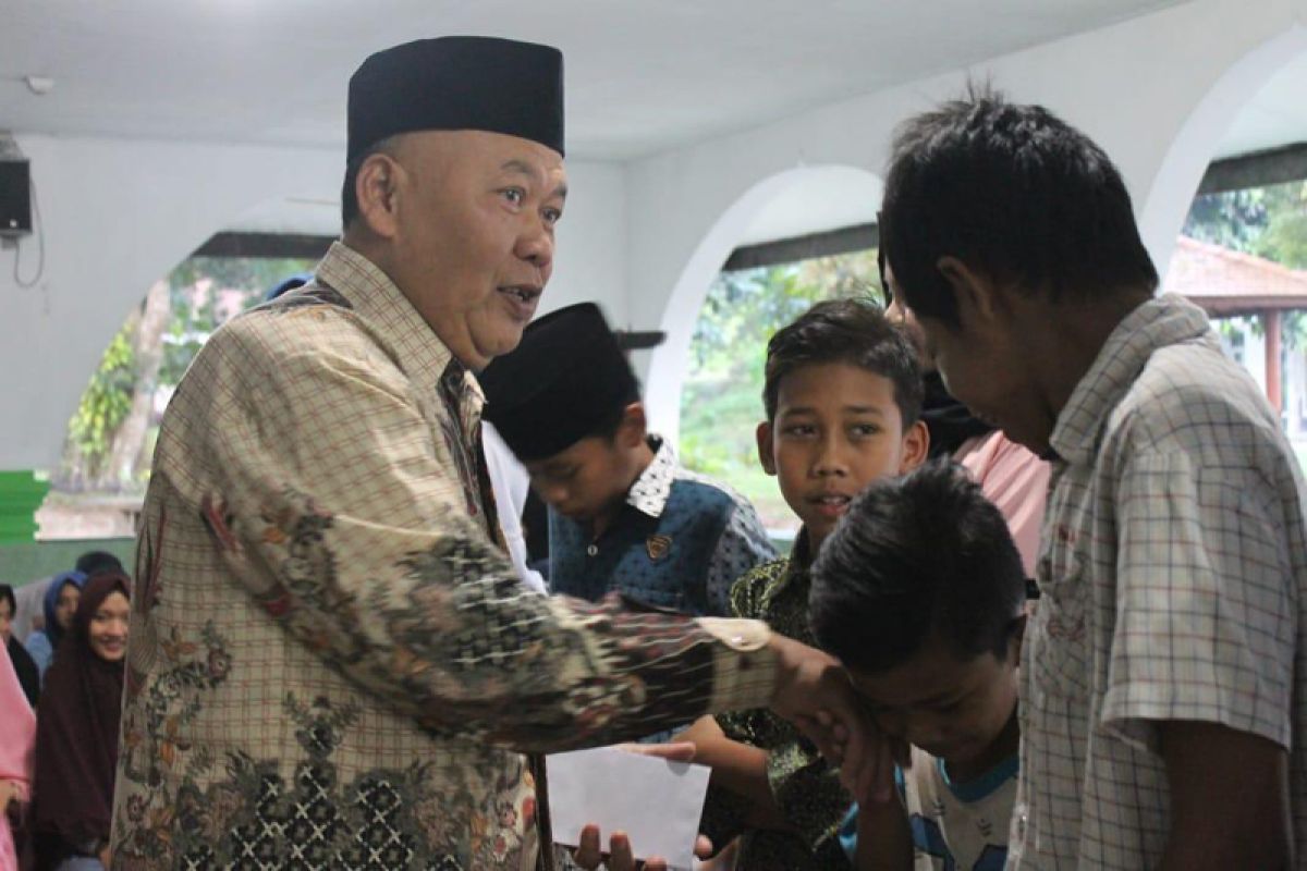 STPP Magelang bakti sosial dan santuni anak yatim