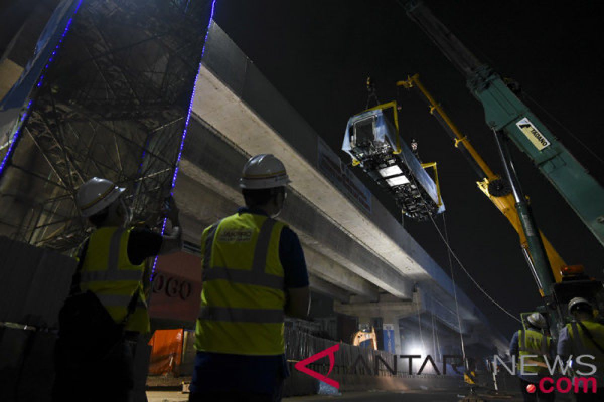 LRT harus bisa digunakan seluruh kalangan