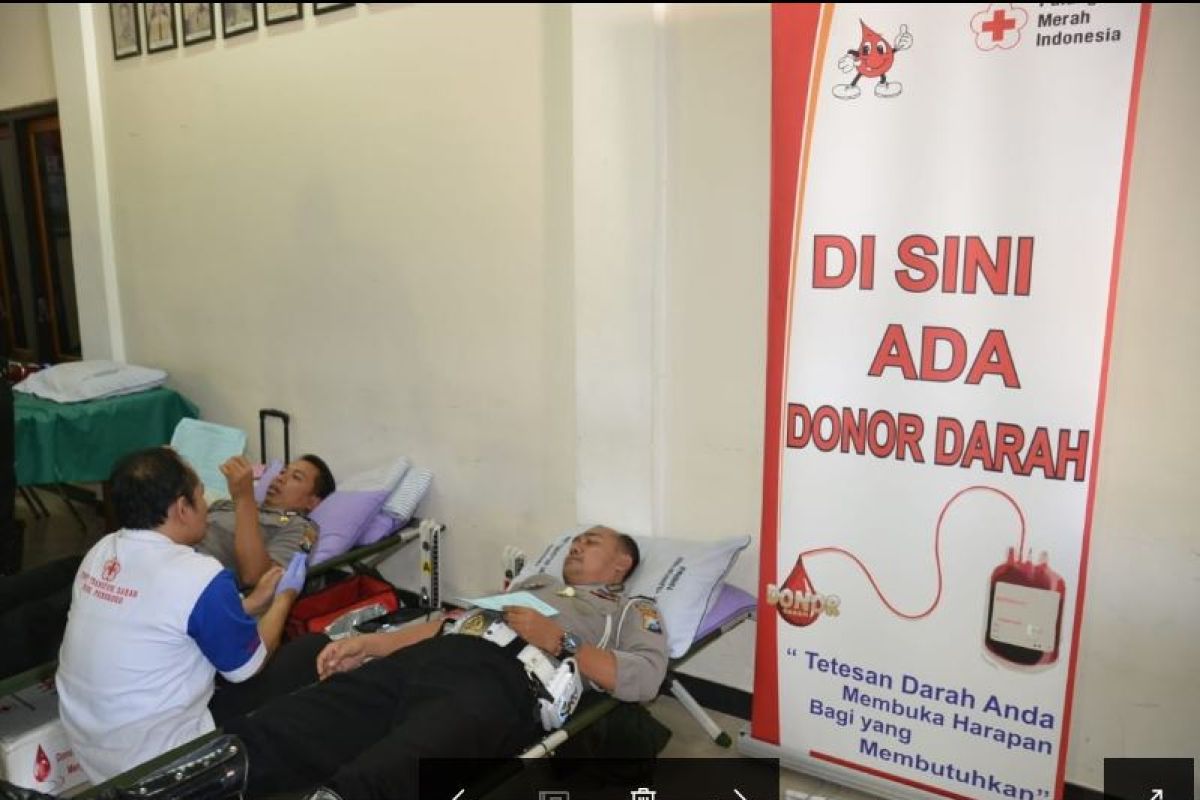 Polres Ponorogo Donor Darah Peringati Hari Bhayangkara