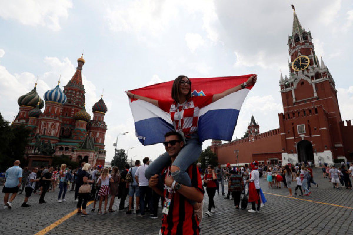 Prancis demam kaos Les Bleus