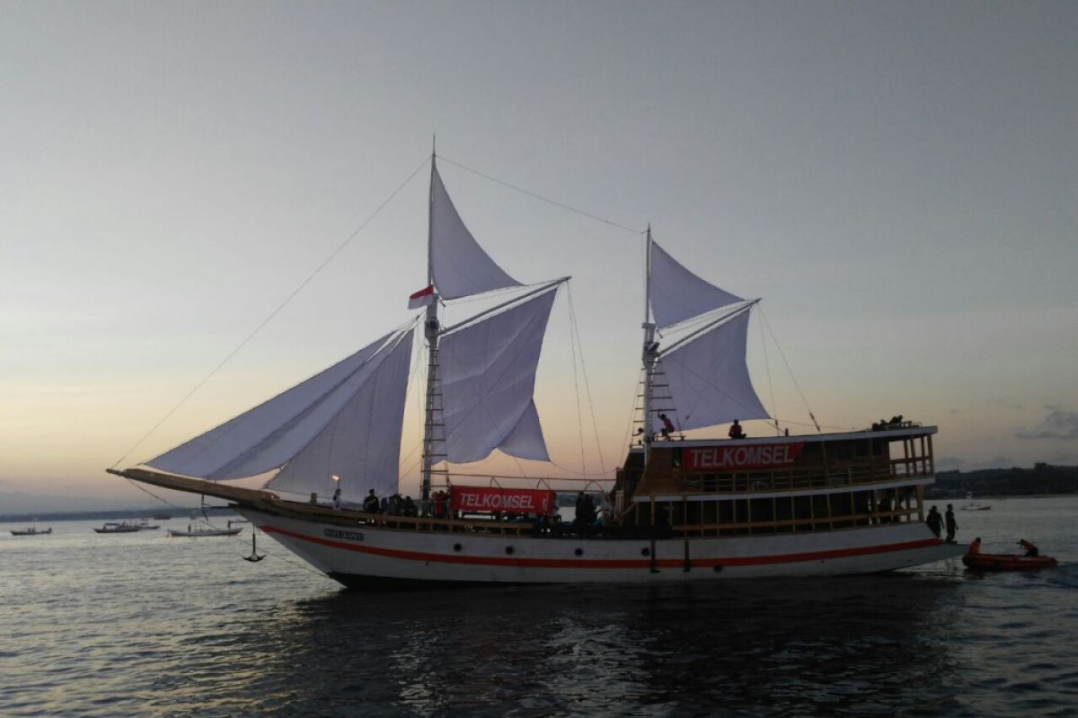 Pinisi bawa obor Asian Games berlayar di Bulukumba