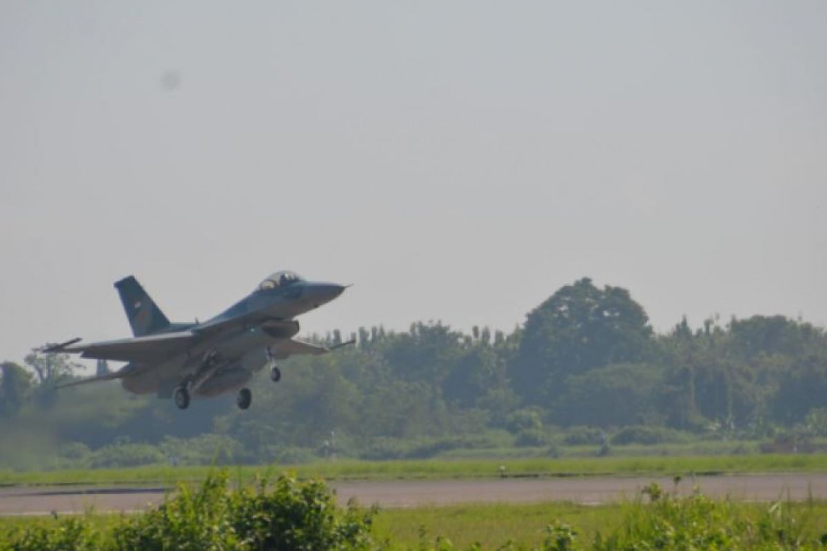 Pesawat F-16 Persiapan Latihan Tempur Multinasional