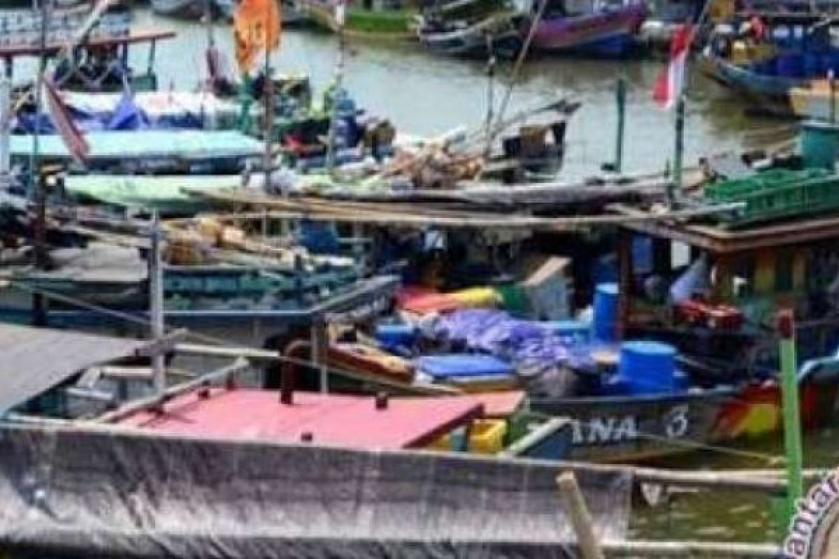 100 Nelayan Pulau Terluar Bengkalis Peroleh Kartu Pas Kecil, Semacam STNK Berlayar dan Nangkap Ikan