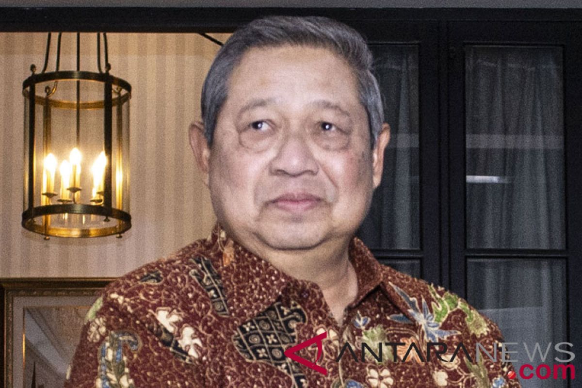 Former Indonesian president pledges to hunt his slanderer