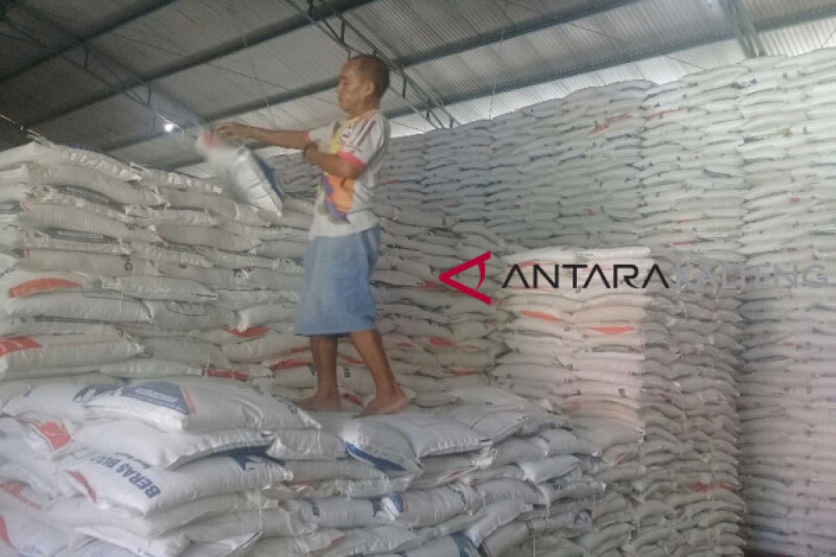 Bulog Sampit jamin stok beras masih aman