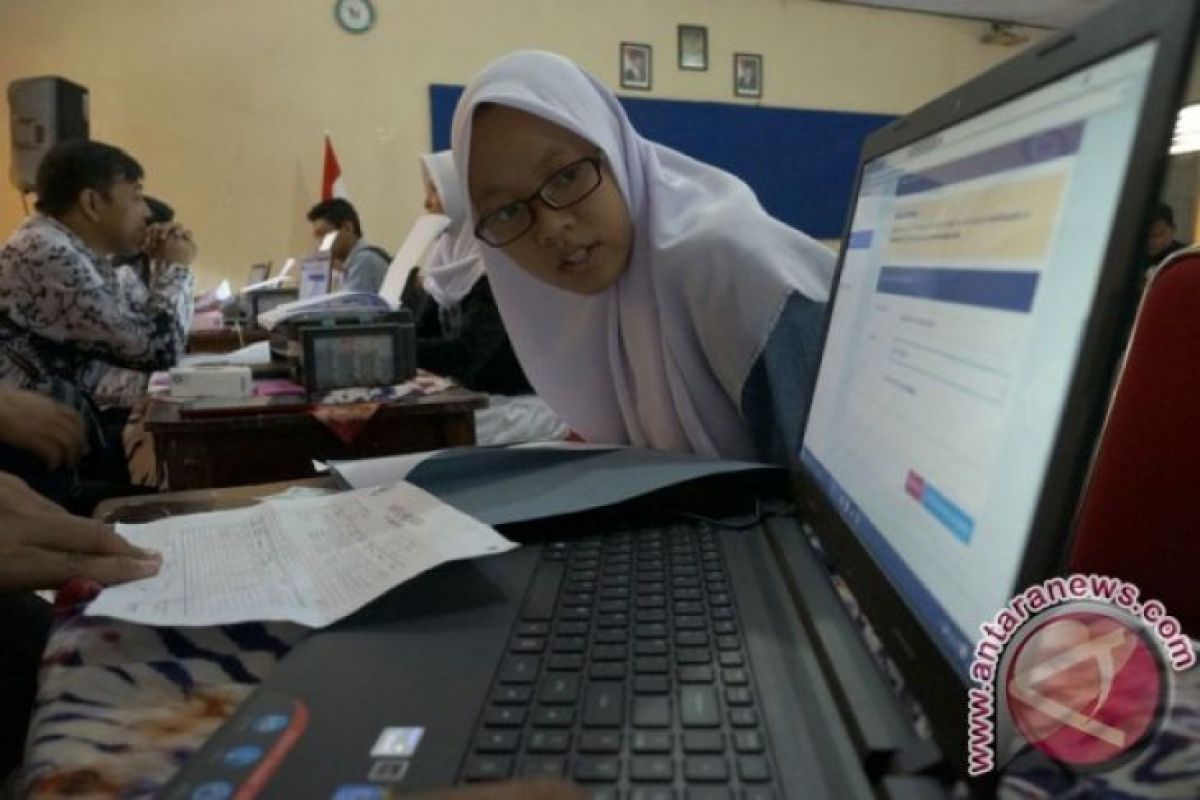 Orang tua temukan ketidakwajaran sistem PPDB