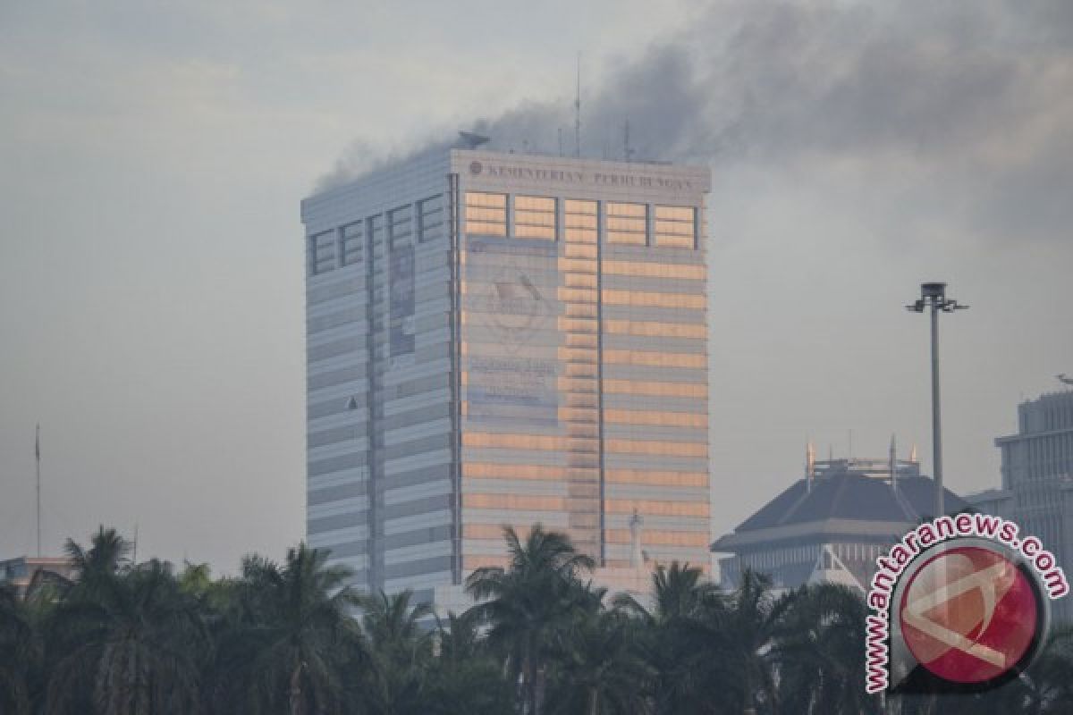 Polisi lanjutkan olah TKP kebakaran Kantor Kementerian Perhubungan