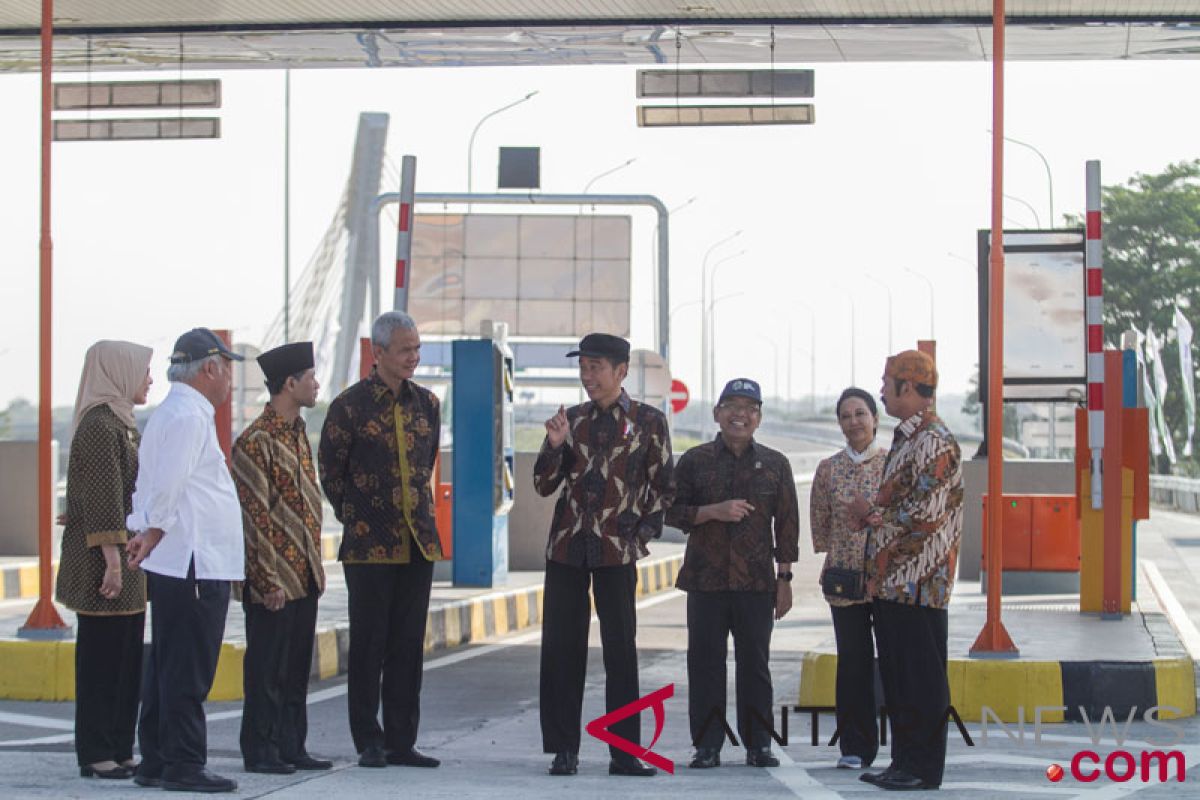 President Jokowi wants local products to dominate business in Rest Areas
