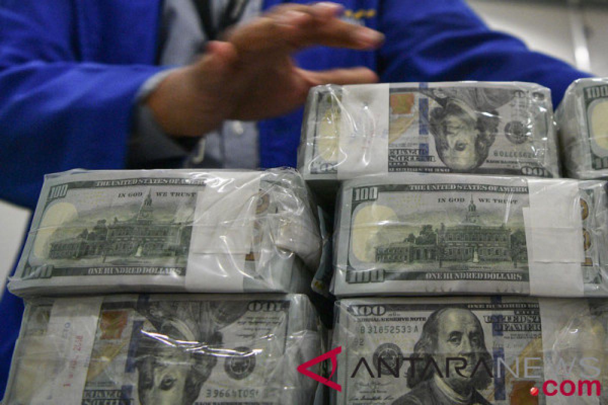 Dolar AS menguat setelah dilanda aksi jual