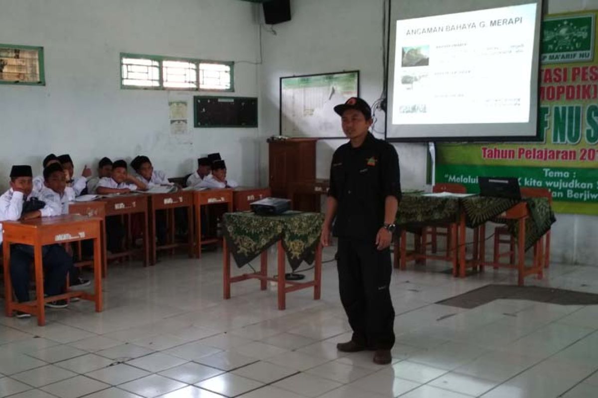 Hadapi letusan, siswa SD di kawasan Merapi latihan tanggap bencana