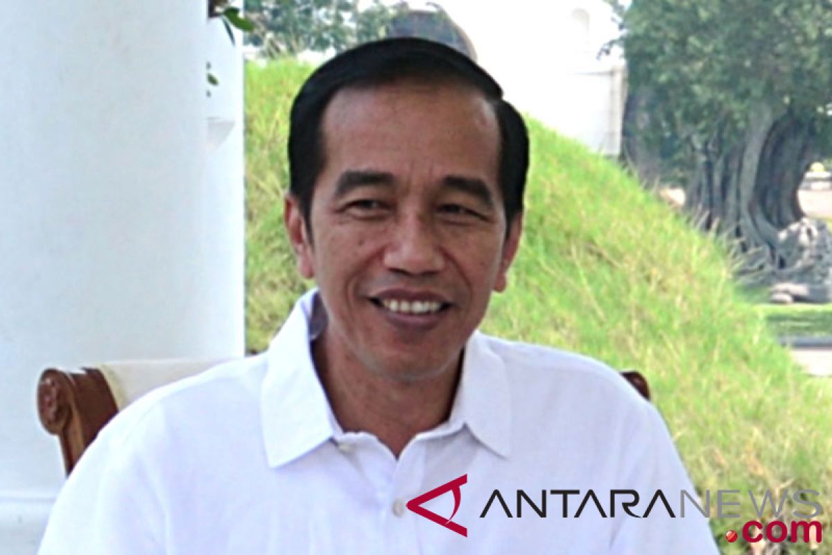 Presiden Jokowi sempatkan jalan-jalan di mal Panakukang Makassar