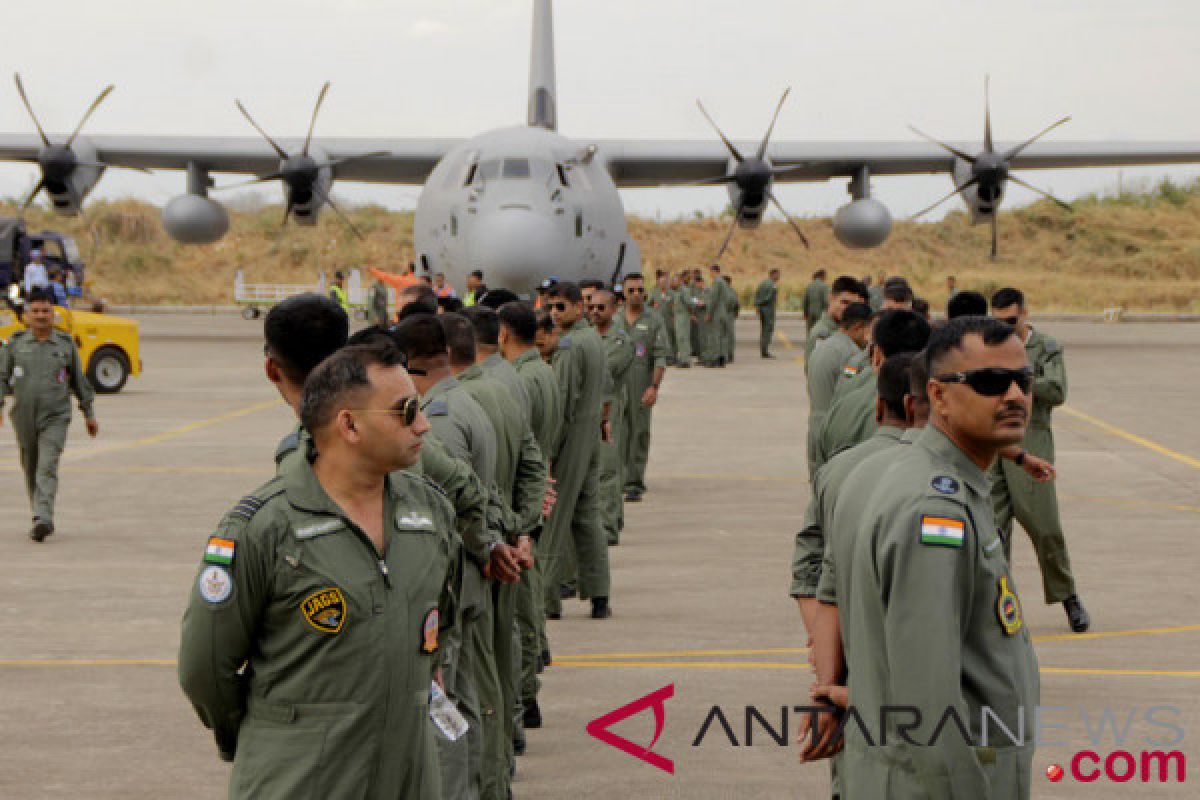 Indian Air Force personnel arrive in Kupang