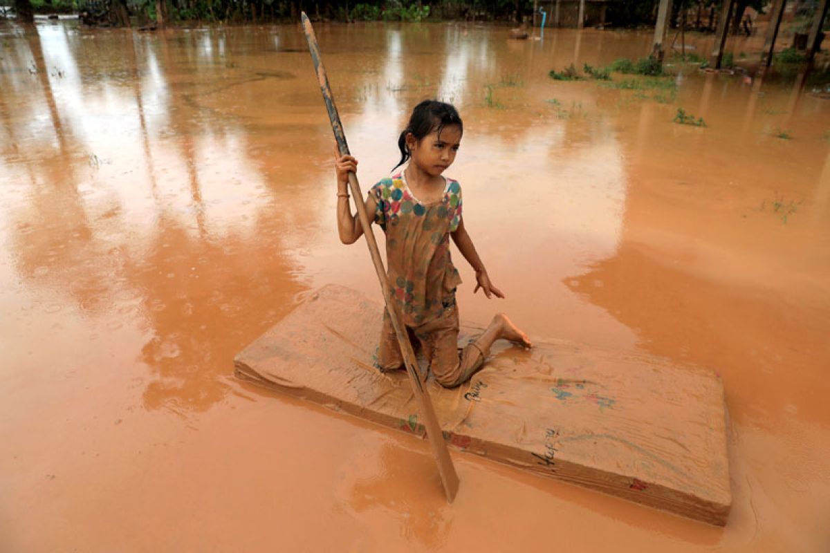 34 tewas, 100 orang hilang akibat bendungan jebol di Laos