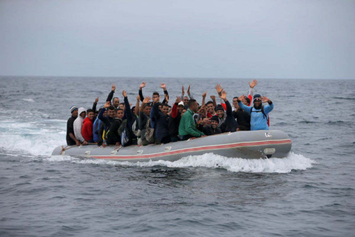 Spanyol tawarkan tempat berlabuh kapal migran