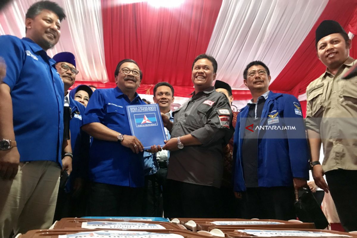 Diisukan Pindah NasDem, Pakde Karwo Tegaskan Tak Hengkang dari Demokrat