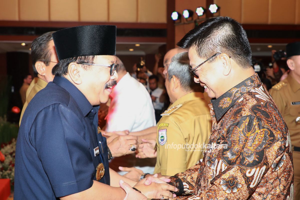 Bersama Gubernur se-Indonesia, Irianto Hadiri Halal Bihalal dan Pengukuhan APPSI
