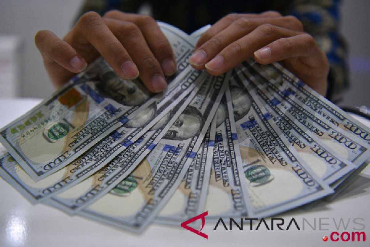 Dolar AS "rebound" di tengah aksi jual saham