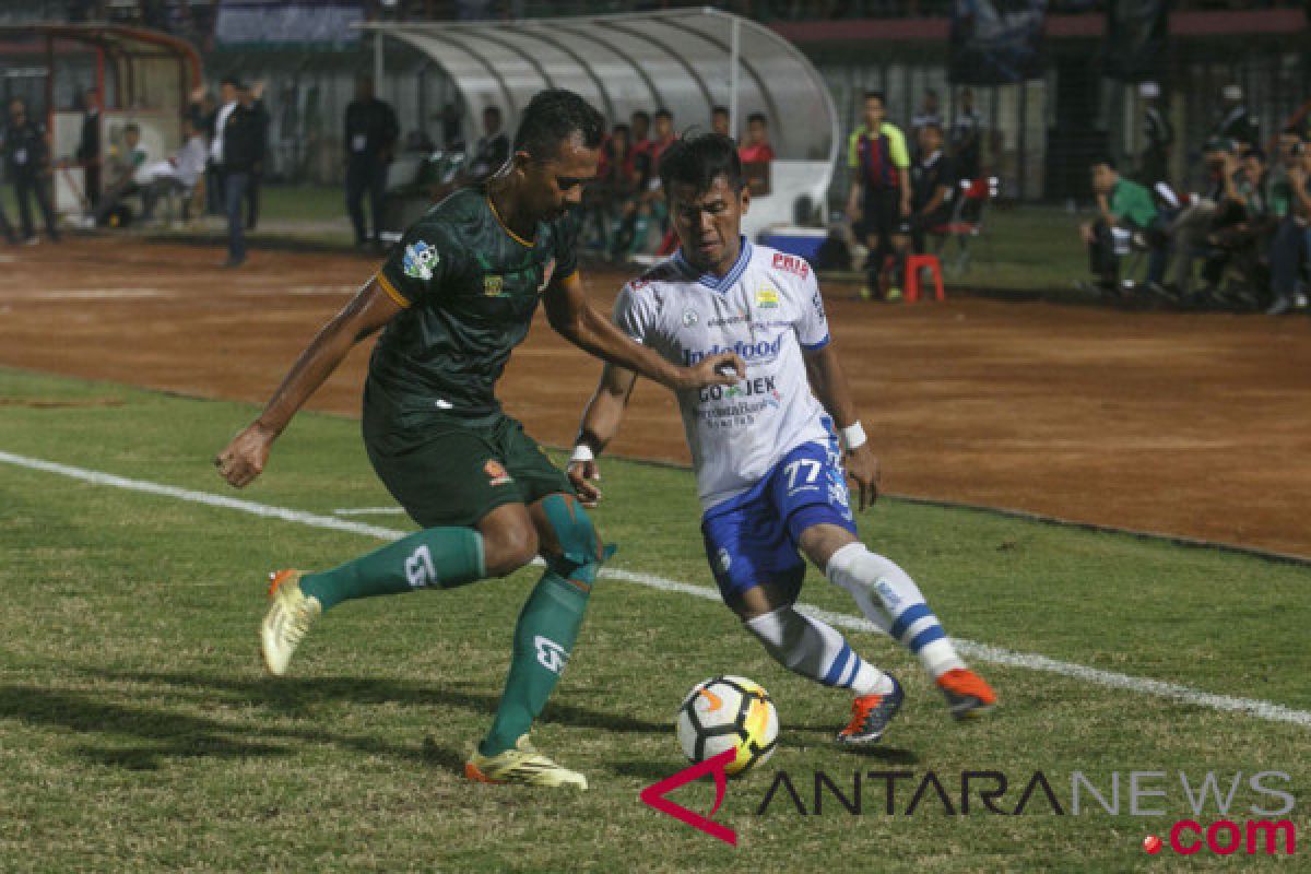 Persib Bandung kalahkan PS Tira 3-2