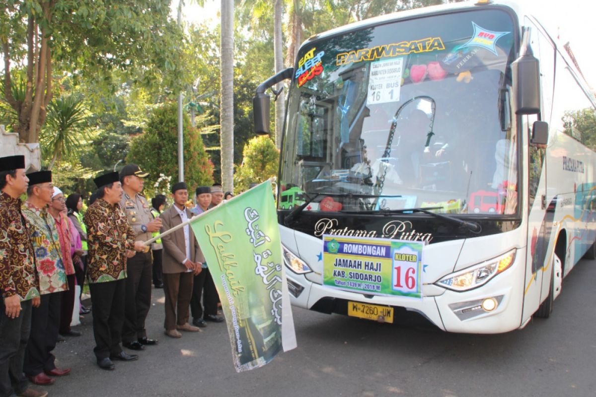 Haji-Sebelas Calon Haji Sidoarjo Gagal Berangkat