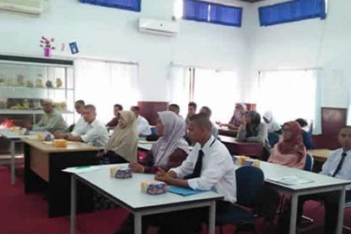 9 Orang Dari 5 Kabupaten Penerima Beasiswa Instiper PT RAPP