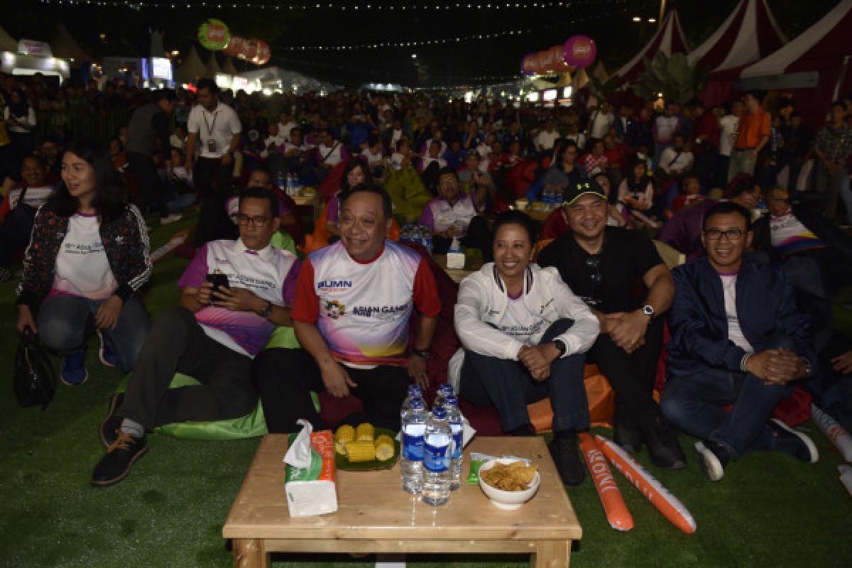 Menteri Rini nobar final Piala Dunia di Kampung BUMN