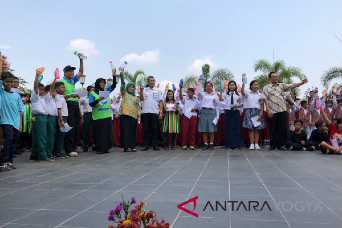 Yogyakarta deklarasikan 1.000 Tumbler  untuk kendalikan sampah plastik