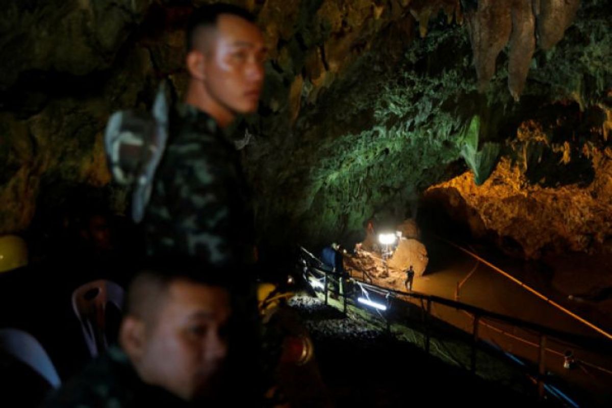 Penyelam AL Thailand perluas lorong gua tempat regu sepakbola tersesat